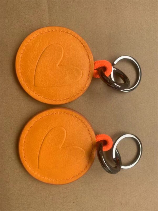 Leather portable circle key chain - Image 3