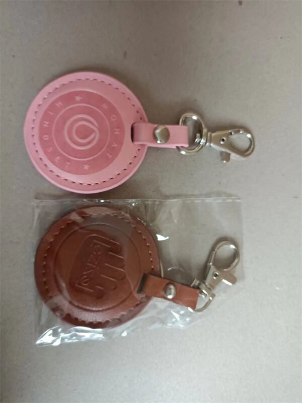 Leather portable circle key chain - Image 2